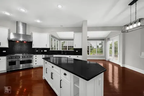 23 Wood Oaks Drive South Barrington IL 60010