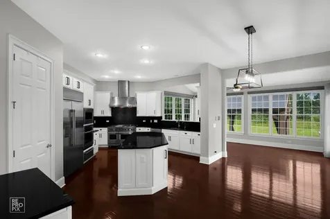 23 Wood Oaks Drive South Barrington IL 60010