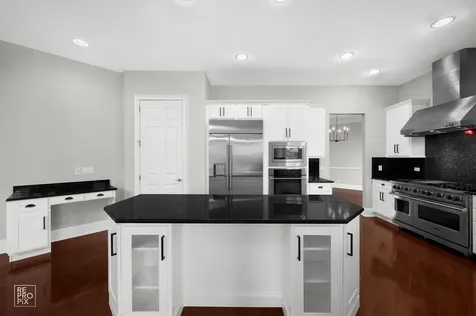 23 Wood Oaks Drive South Barrington IL 60010