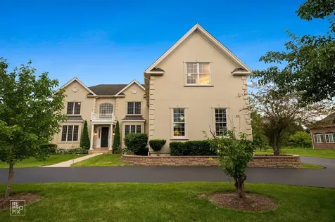 23 Wood Oaks Drive South Barrington IL 60010