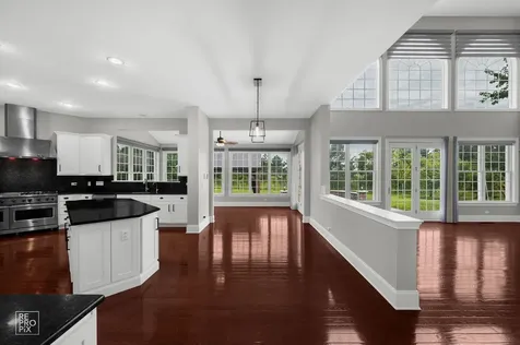 23 Wood Oaks Drive South Barrington IL 60010