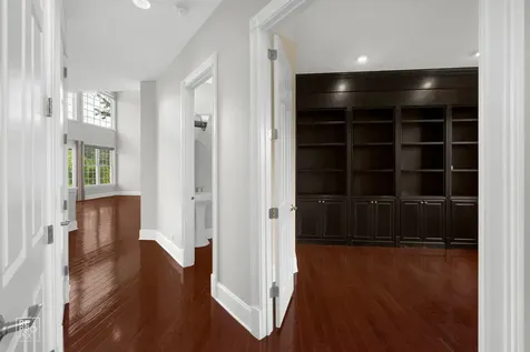 23 Wood Oaks Drive South Barrington IL 60010