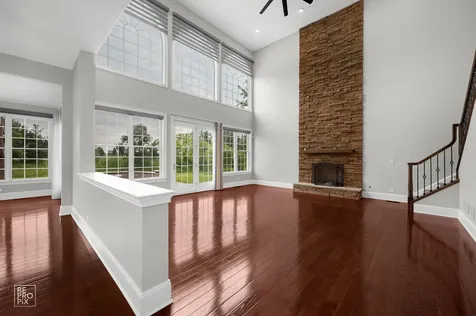 23 Wood Oaks Drive South Barrington IL 60010