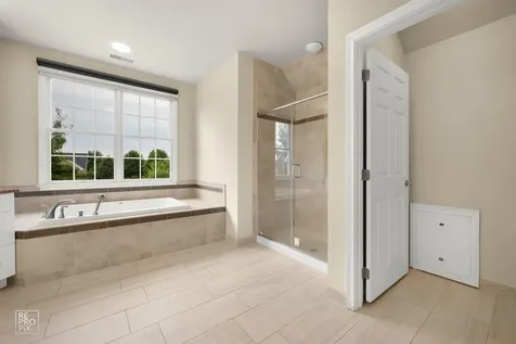 23 Wood Oaks Drive South Barrington IL 60010