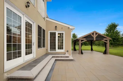 23 Wood Oaks Drive South Barrington IL 60010
