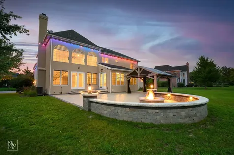 23 Wood Oaks Drive South Barrington IL 60010
