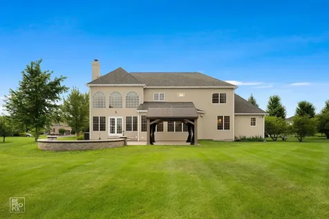 23 Wood Oaks Drive South Barrington IL 60010