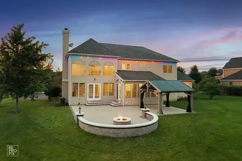 23 Wood Oaks Drive South Barrington IL 60010