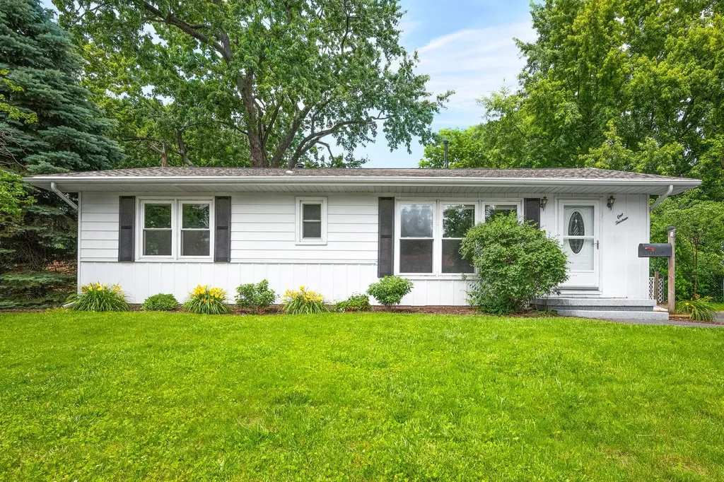 113 Conley Circle Bloomington IL 61701