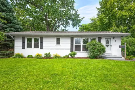 113 Conley Circle Bloomington IL 61701