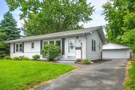 113 Conley Circle Bloomington IL 61701
