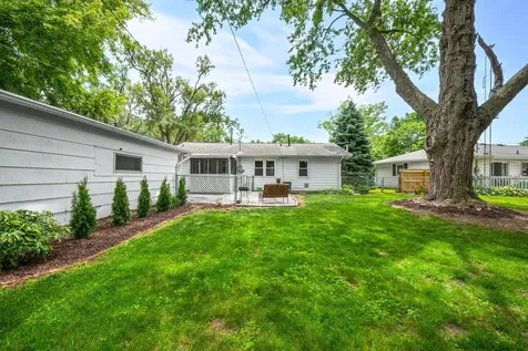 113 Conley Circle Bloomington IL 61701
