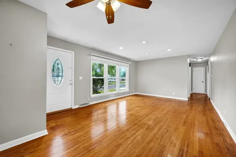 113 Conley Circle Bloomington IL 61701