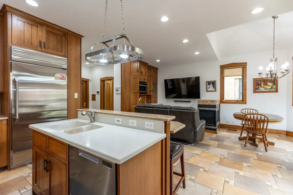 4136 North Lavergne Avenue Chicago IL 60641