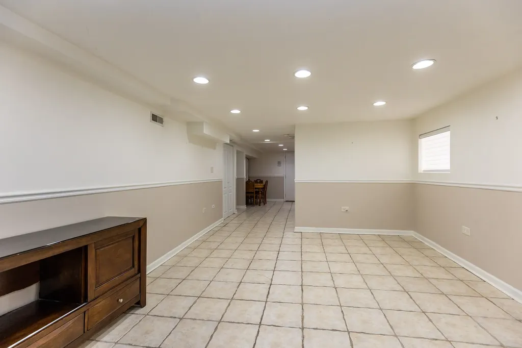 4136 North Lavergne Avenue Chicago IL 60641