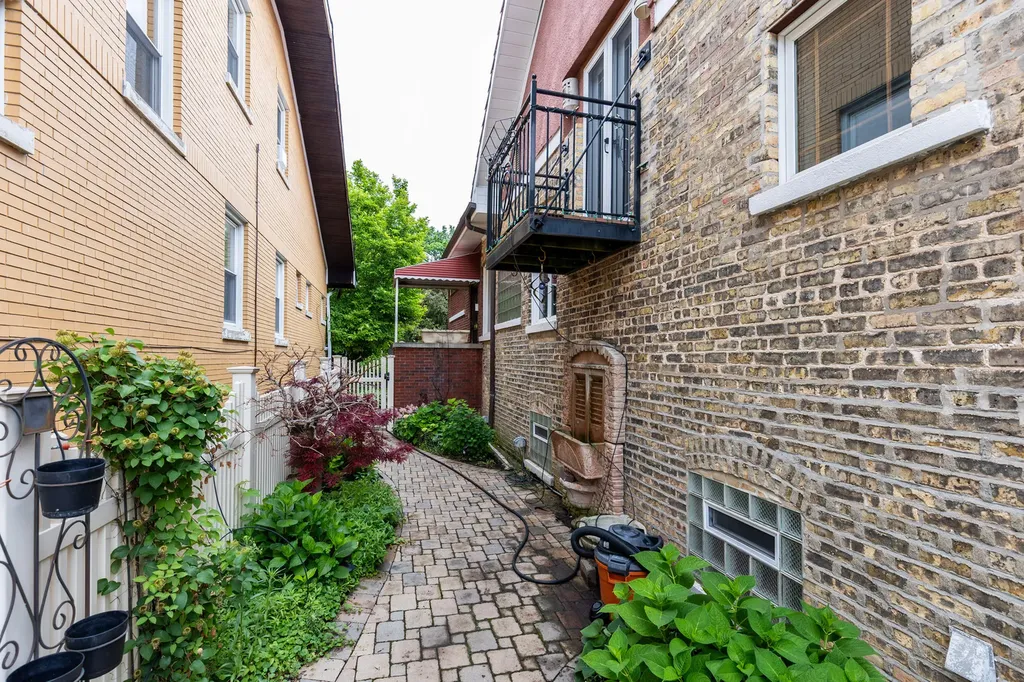4136 North Lavergne Avenue Chicago IL 60641