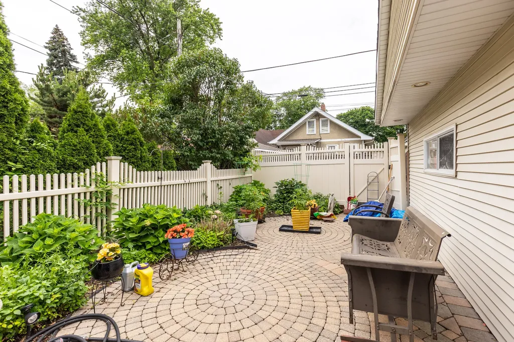 4136 North Lavergne Avenue Chicago IL 60641