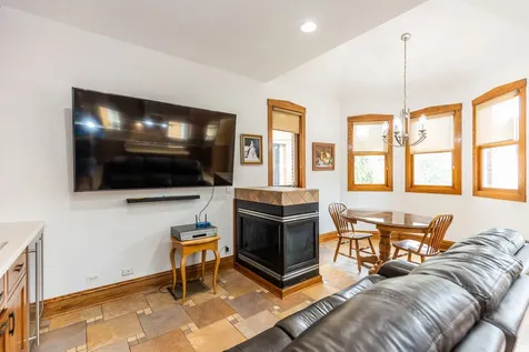 4136 North Lavergne Avenue Chicago IL 60641