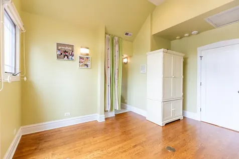 4136 North Lavergne Avenue Chicago IL 60641