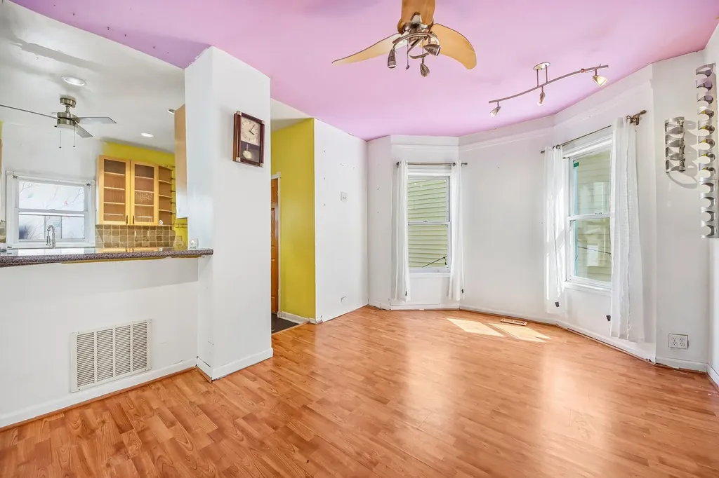 3819 North Kilpatrick Avenue Chicago IL 60641