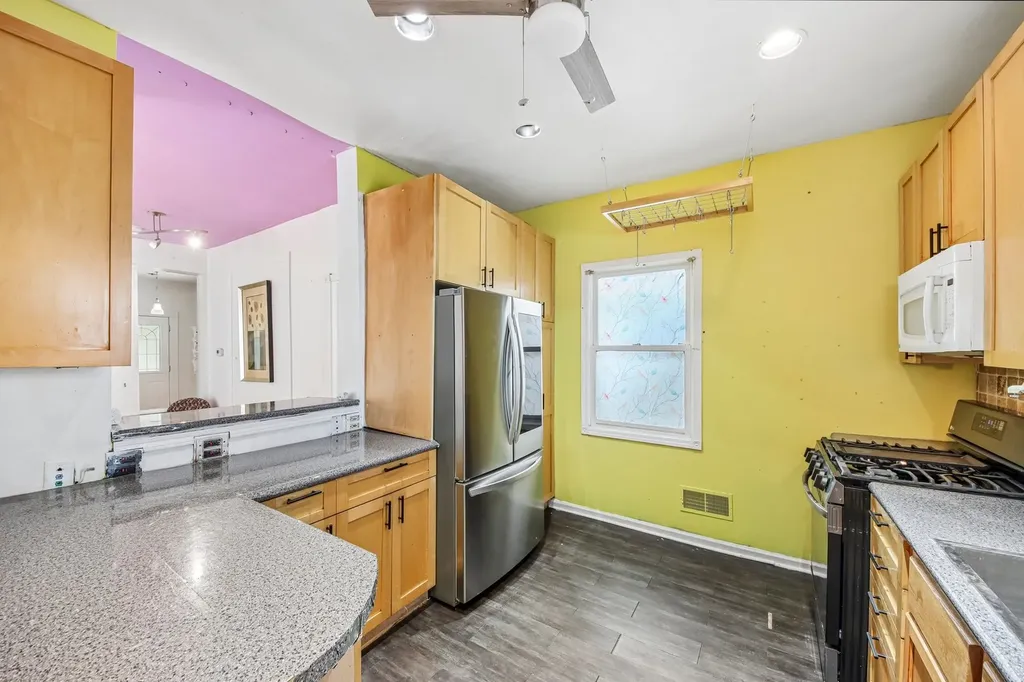 3819 North Kilpatrick Avenue Chicago IL 60641