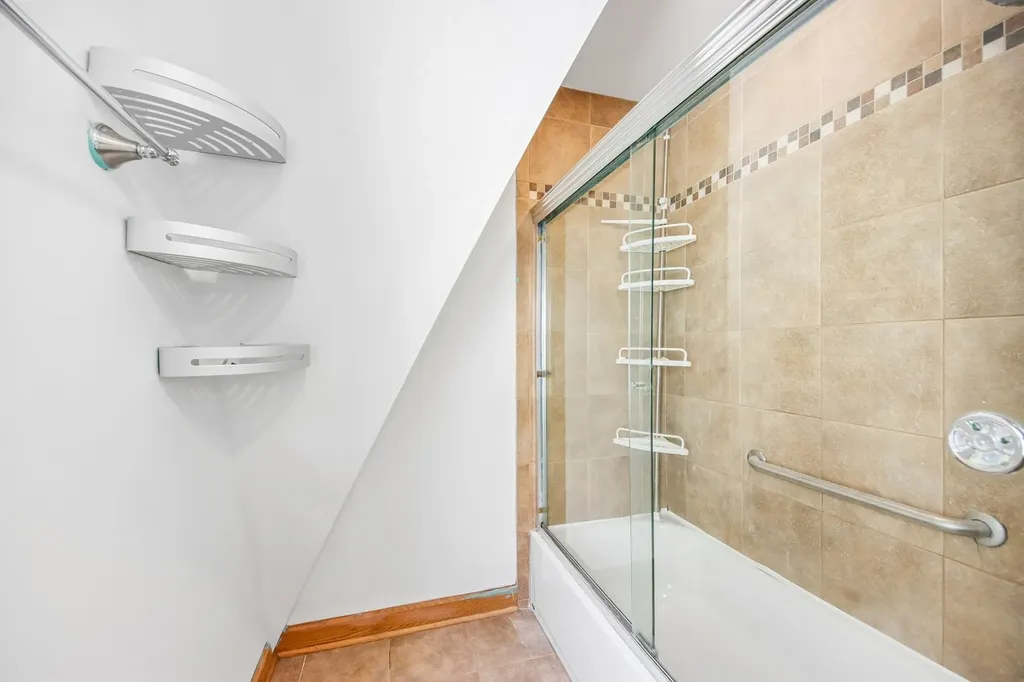 3819 North Kilpatrick Avenue Chicago IL 60641