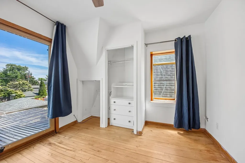 3819 North Kilpatrick Avenue Chicago IL 60641