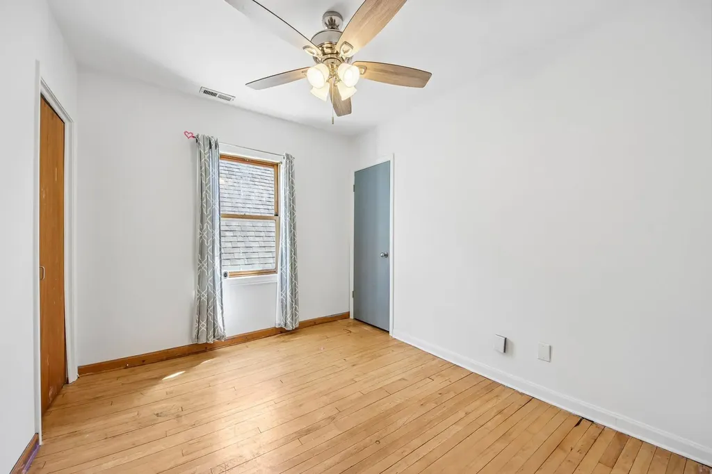 3819 North Kilpatrick Avenue Chicago IL 60641