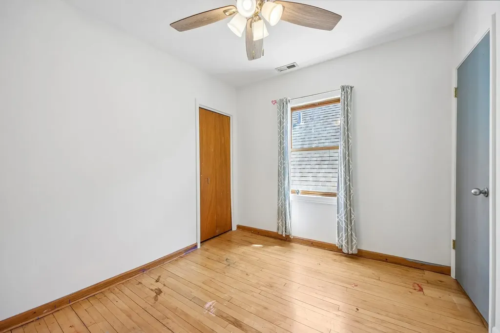 3819 North Kilpatrick Avenue Chicago IL 60641