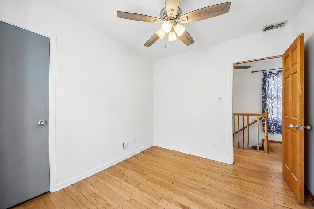3819 North Kilpatrick Avenue Chicago IL 60641