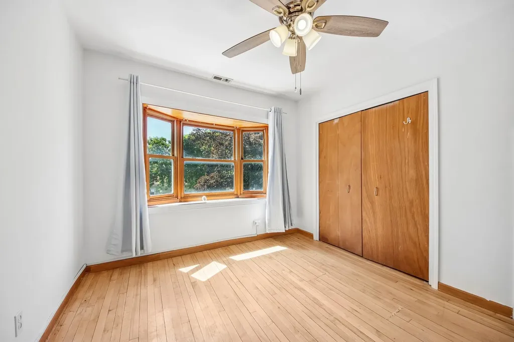 3819 North Kilpatrick Avenue Chicago IL 60641