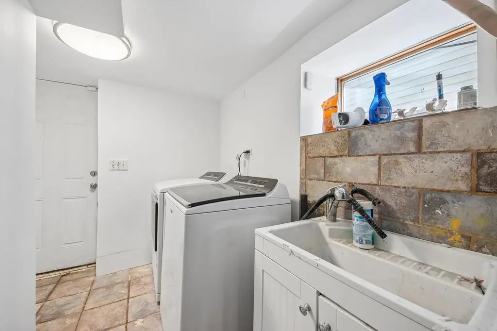 3819 North Kilpatrick Avenue Chicago IL 60641