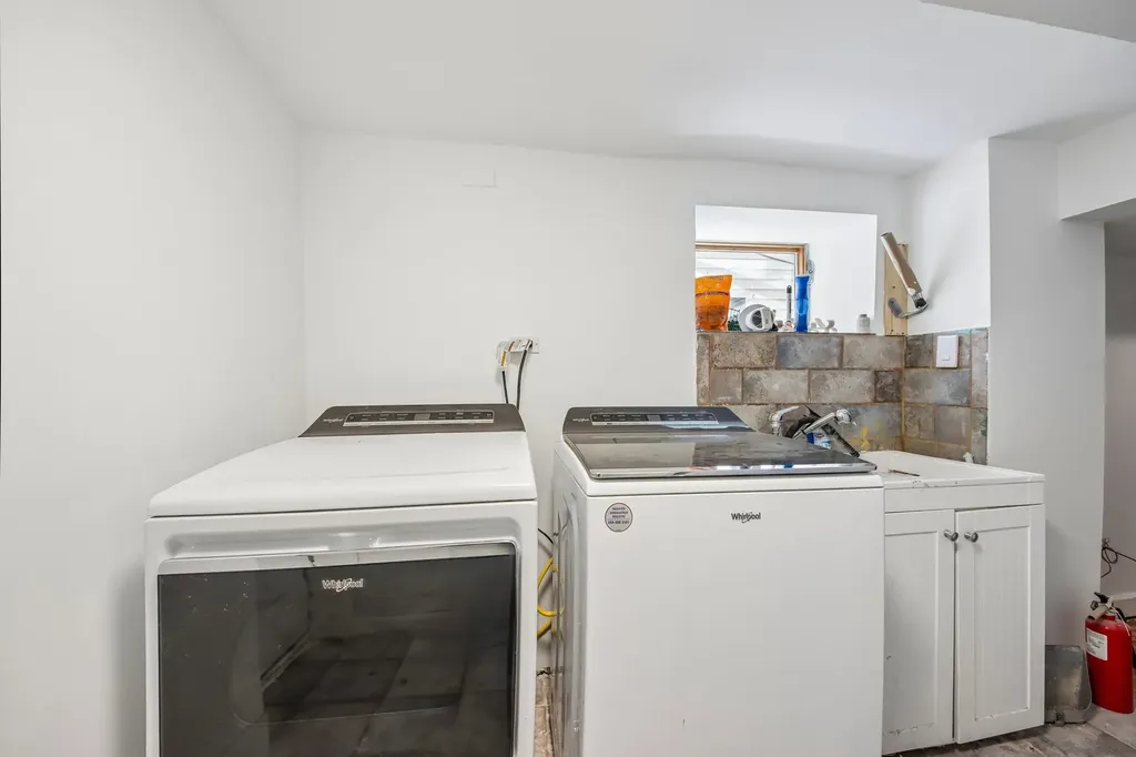 3819 North Kilpatrick Avenue Chicago IL 60641