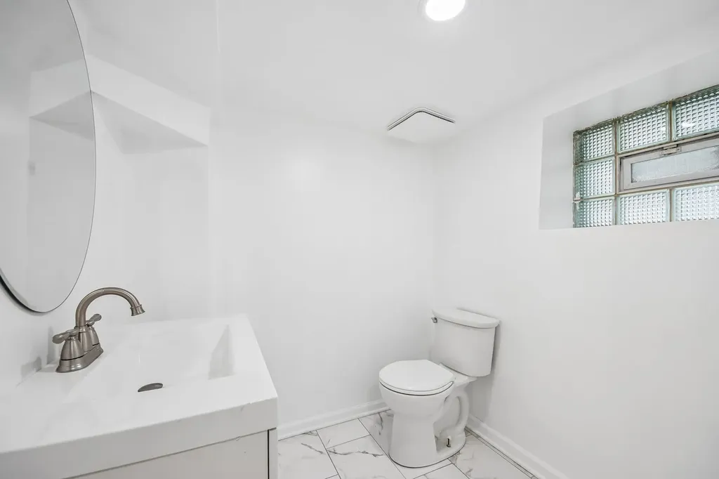 3819 North Kilpatrick Avenue Chicago IL 60641