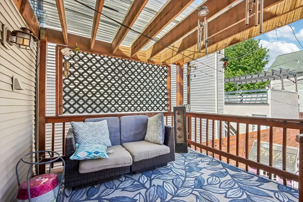 3819 North Kilpatrick Avenue Chicago IL 60641