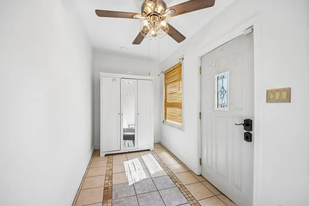 3819 North Kilpatrick Avenue Chicago IL 60641