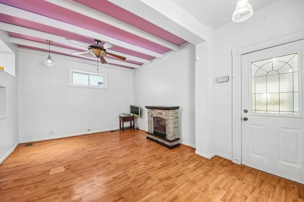 3819 North Kilpatrick Avenue Chicago IL 60641