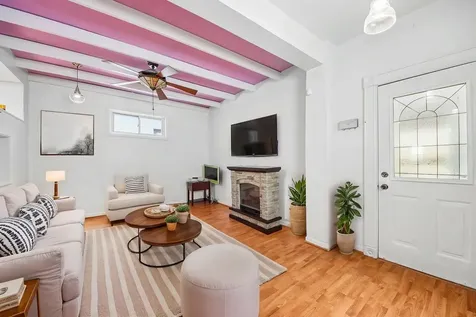 3819 North Kilpatrick Avenue Chicago IL 60641