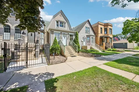 3819 North Kilpatrick Avenue Chicago IL 60641