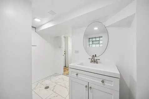 3819 North Kilpatrick Avenue Chicago IL 60641