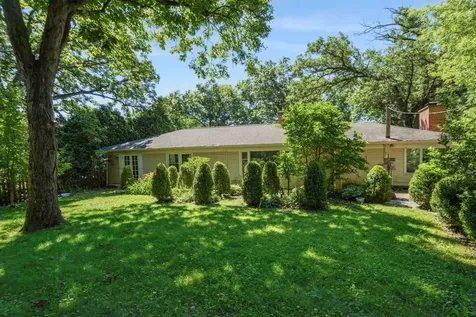 598 Eton Drive North Barrington IL 60010