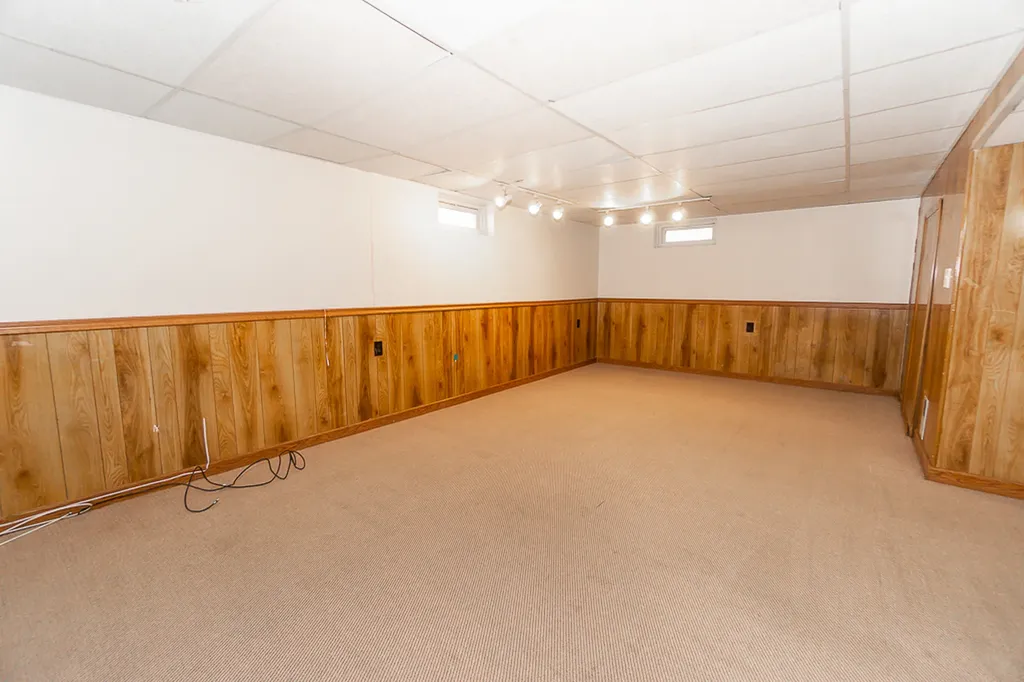 649 South Wisconsin Avenue Addison IL 60101