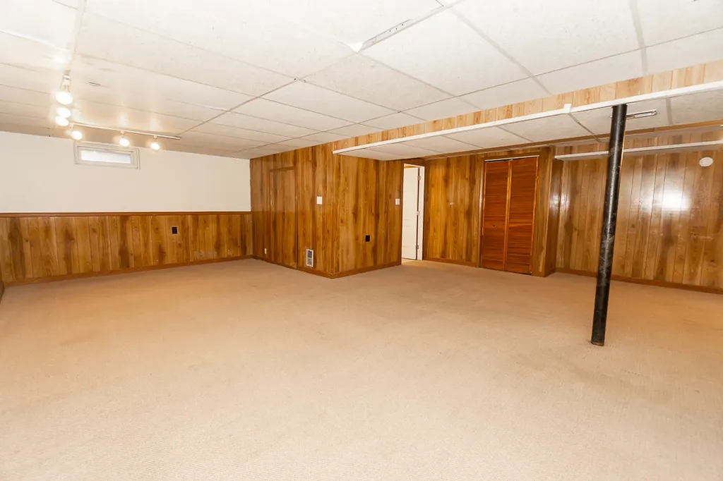 649 South Wisconsin Avenue Addison IL 60101