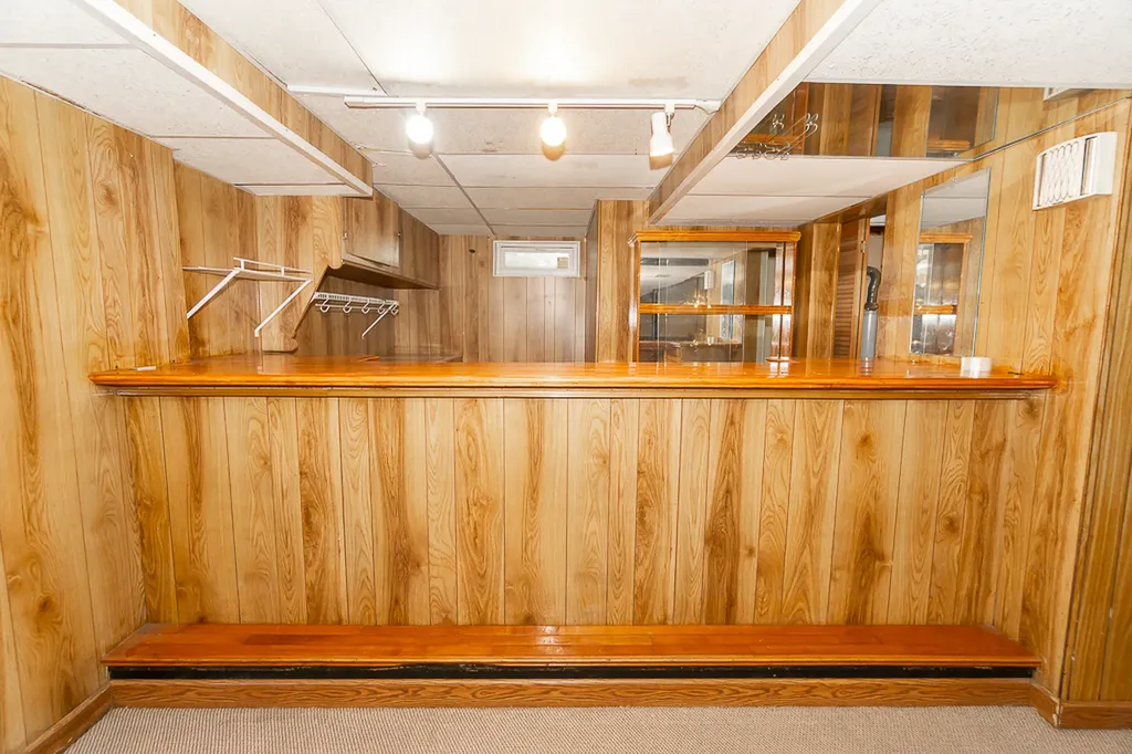 649 South Wisconsin Avenue Addison IL 60101