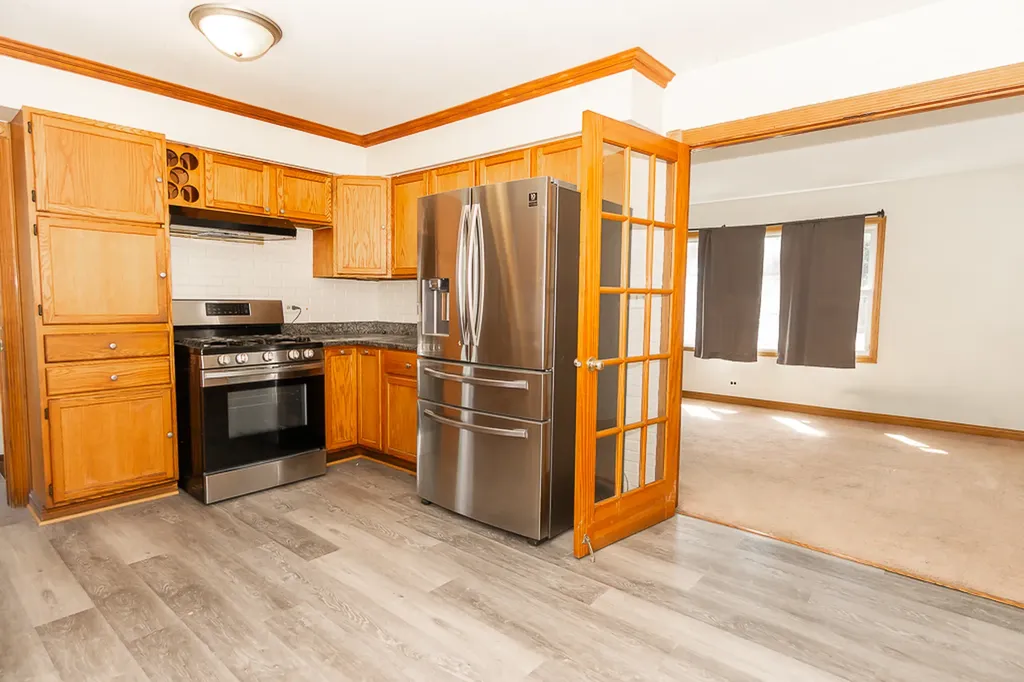 649 South Wisconsin Avenue Addison IL 60101
