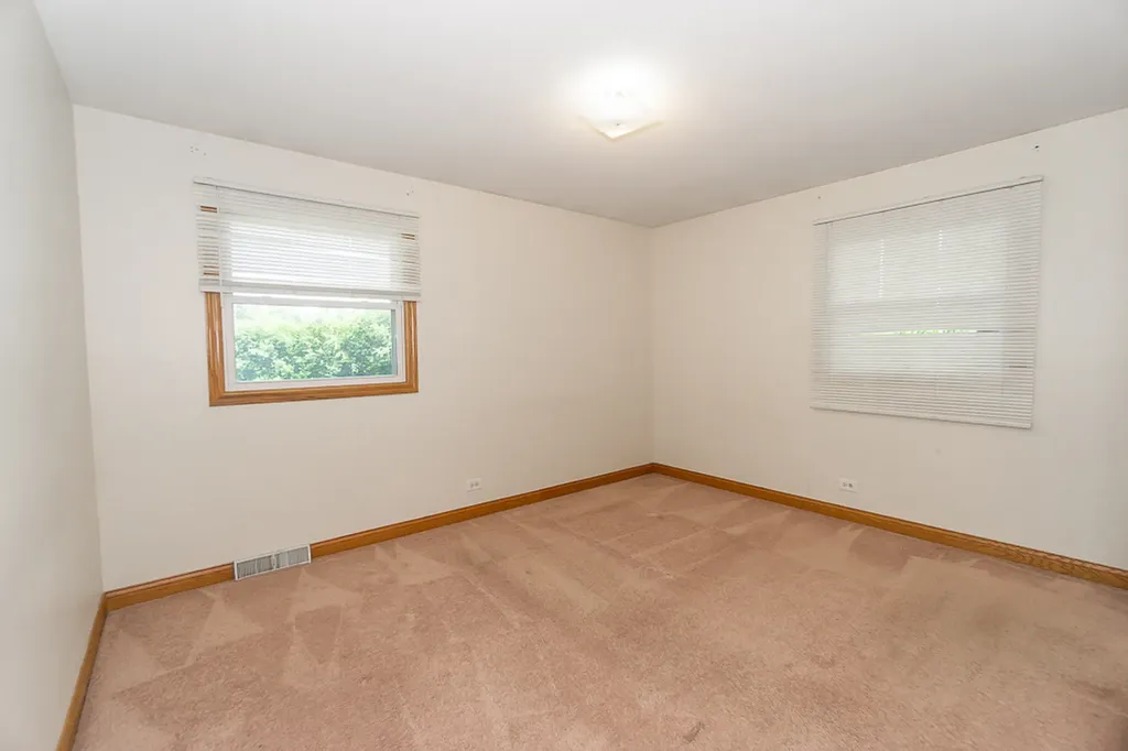 649 South Wisconsin Avenue Addison IL 60101