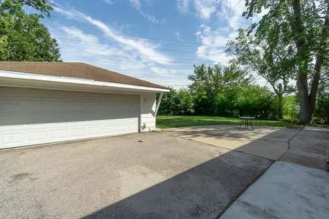 649 South Wisconsin Avenue Addison IL 60101