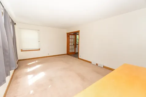 649 South Wisconsin Avenue Addison IL 60101
