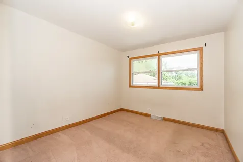649 South Wisconsin Avenue Addison IL 60101