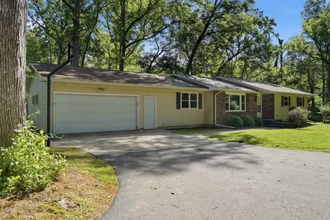 7261 South Ridge Road Dixon IL 61021